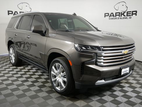 Used 2021 Chevrolet Tahoe High Country w/ Premium Package AWD/4WD image 4