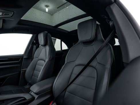 New 2025 Porsche Macan 4S Electric image 21