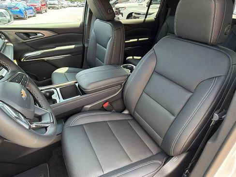 New 2026 Chevrolet Traverse LT w/ Driver Confidence Package FWD image 4