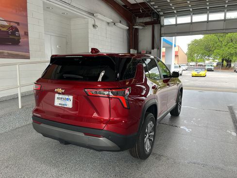New 2026 Chevrolet Equinox LT w/ Convenience Package II FWD image 11