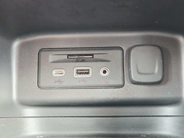 Certified 2022 Chevrolet Equinox RS w/ Infotainment Package FWD image 25