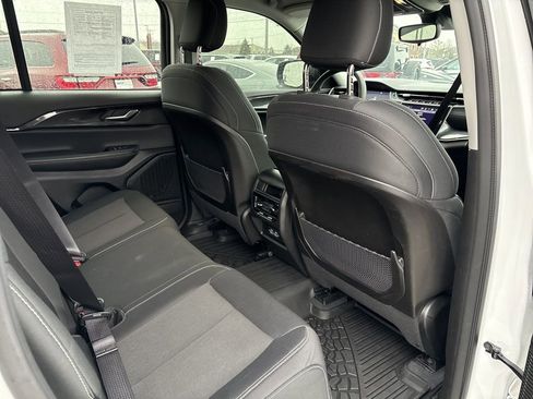 Certified 2023 Jeep Grand Cherokee Laredo image 14