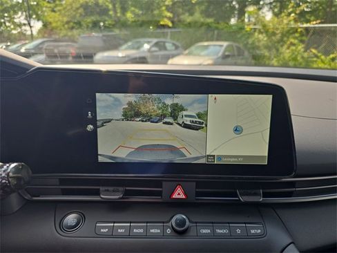 New 2025 Hyundai Elantra SEL image 17