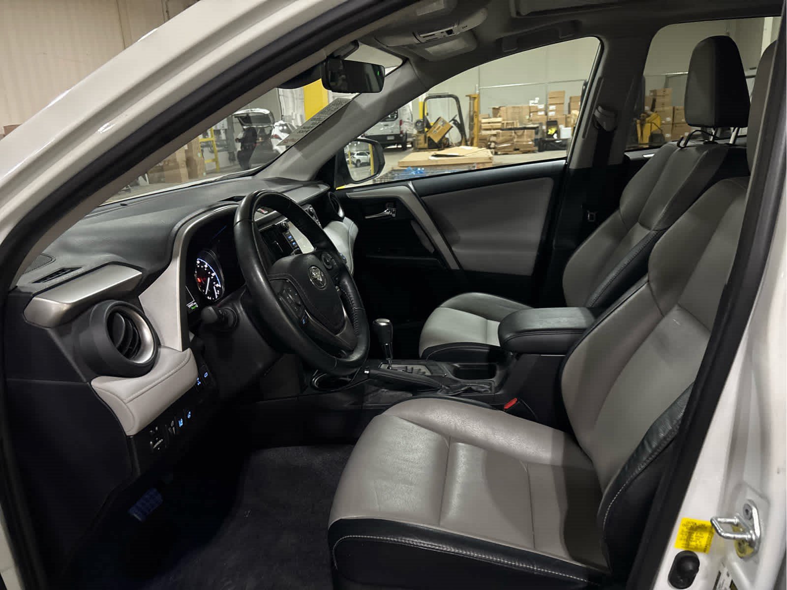 Certified 2017 Toyota RAV4 Platinum AWD/4WD image 9