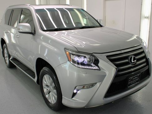 Used 2018 Lexus GX 460 Premium w/ Premium Package AWD/4WD image 12