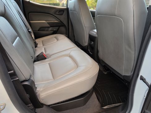 Used 2019 Chevrolet Colorado W/T w/ WT Convenience Package AWD/4WD image 19