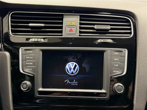 Used 2017 Volkswagen Golf 4-Door image 14