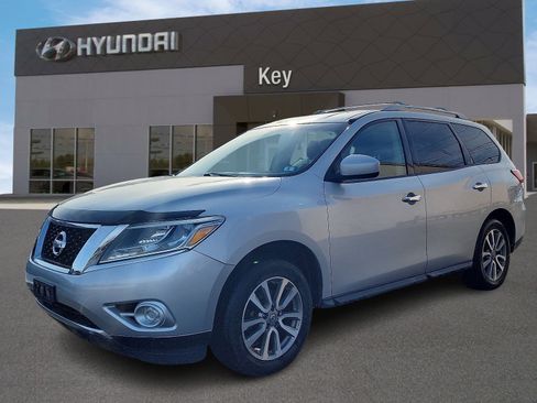 Used 2013 Nissan Pathfinder SV w/ Trailer Tow Pkg image 7