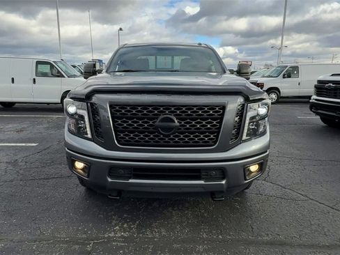 Used 2019 Nissan Titan SL w/ Midnight Edition image 3