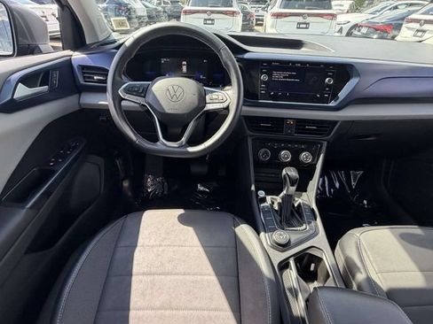 Used 2023 Volkswagen Taos SE w/ Panoramic Sunroof Package AWD/4WD image 15