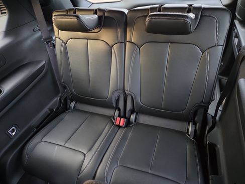 New 2025 Jeep Grand Cherokee L Limited w/ Black Appearance Package AWD/4WD image 8