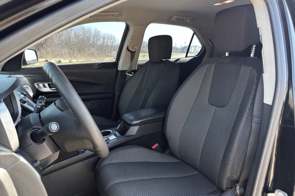 Used 2017 Chevrolet Equinox LS FWD image 12