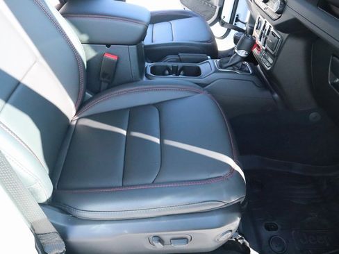 New 2026 Jeep Wrangler Unlimited Rubicon 392 image 14