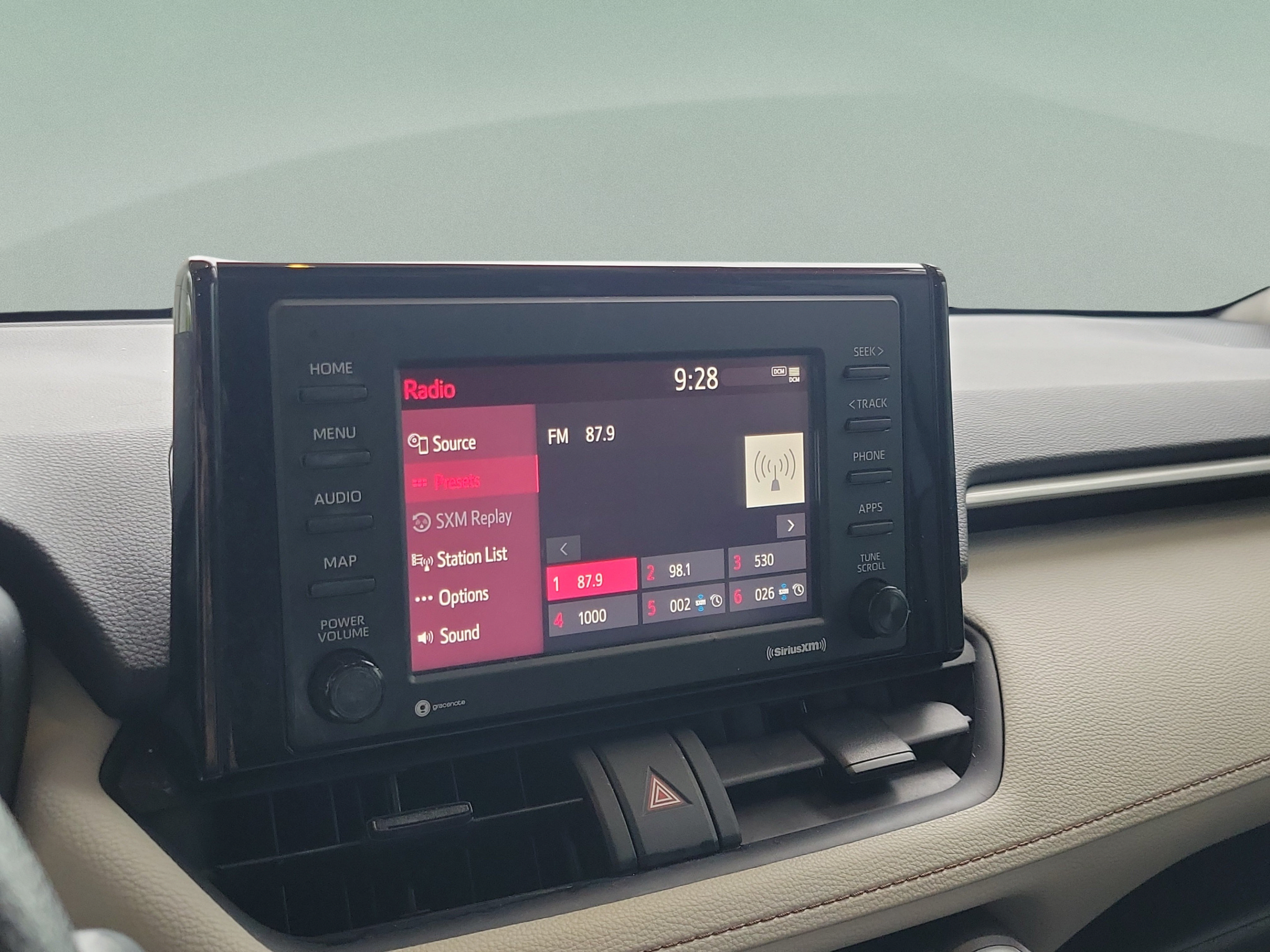Used 2022 Toyota RAV4 XLE FWD image 14