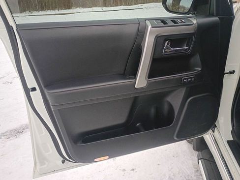 Used 2020 Toyota 4Runner image 10