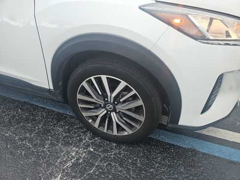 Used 2021 Nissan Kicks SV FWD image 10