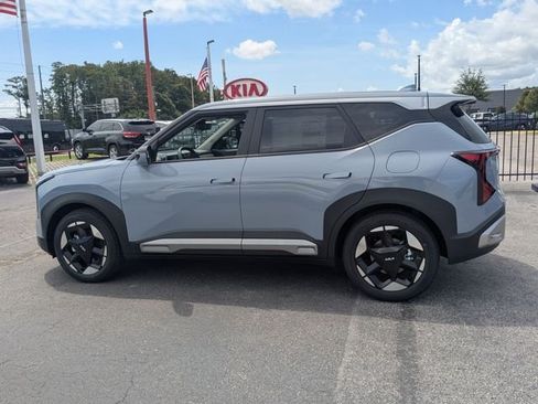 New 2027 Kia Seltos S FWD image 3
