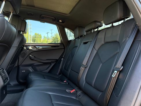 Used 2026 Porsche Macan AWD/4WD image 29