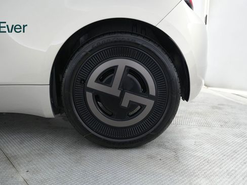 Used 2025 FIAT 500 e FWD image 9