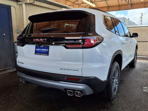 New 2026 GMC Acadia Elevation image 7