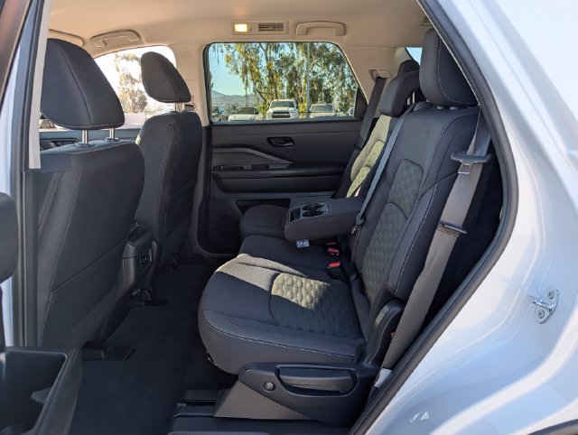 Used 2026 Nissan Pathfinder SV FWD image 13