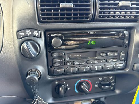 Used 2001 Ford Ranger XLT image 10