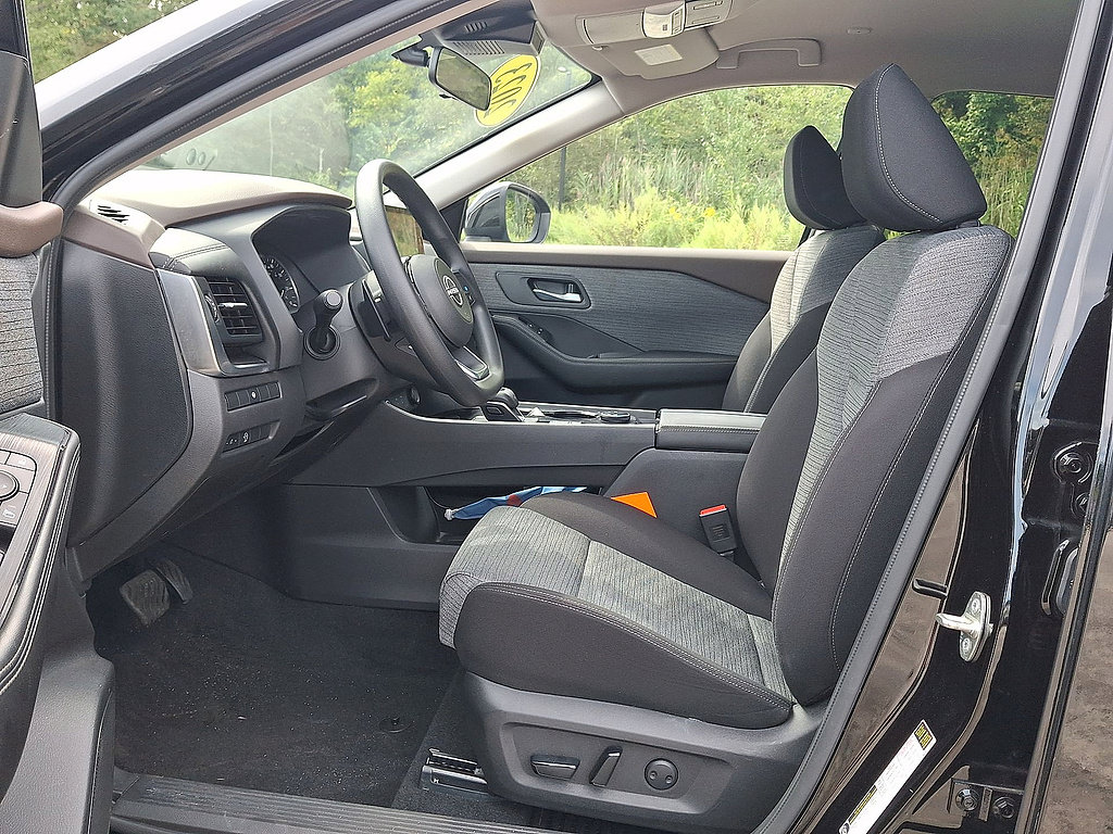 Certified 2023 Nissan Rogue SV AWD/4WD image 11