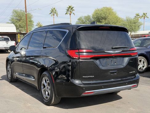 Used 2022 Chrysler Pacifica Limited image 6