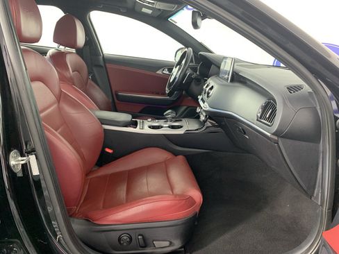 Used 2018 Kia Stinger GT2 AWD/4WD image 39
