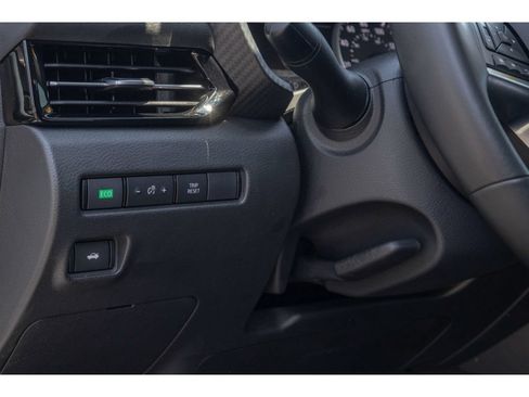 Used 2024 Nissan Sentra SR FWD image 19