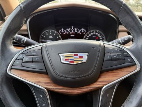 Used 2018 Cadillac XT5 Platinum w/ Driver Assist Package image 21