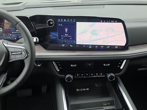 New 2026 Chevrolet Suburban LT w/ Comfort Package image 13