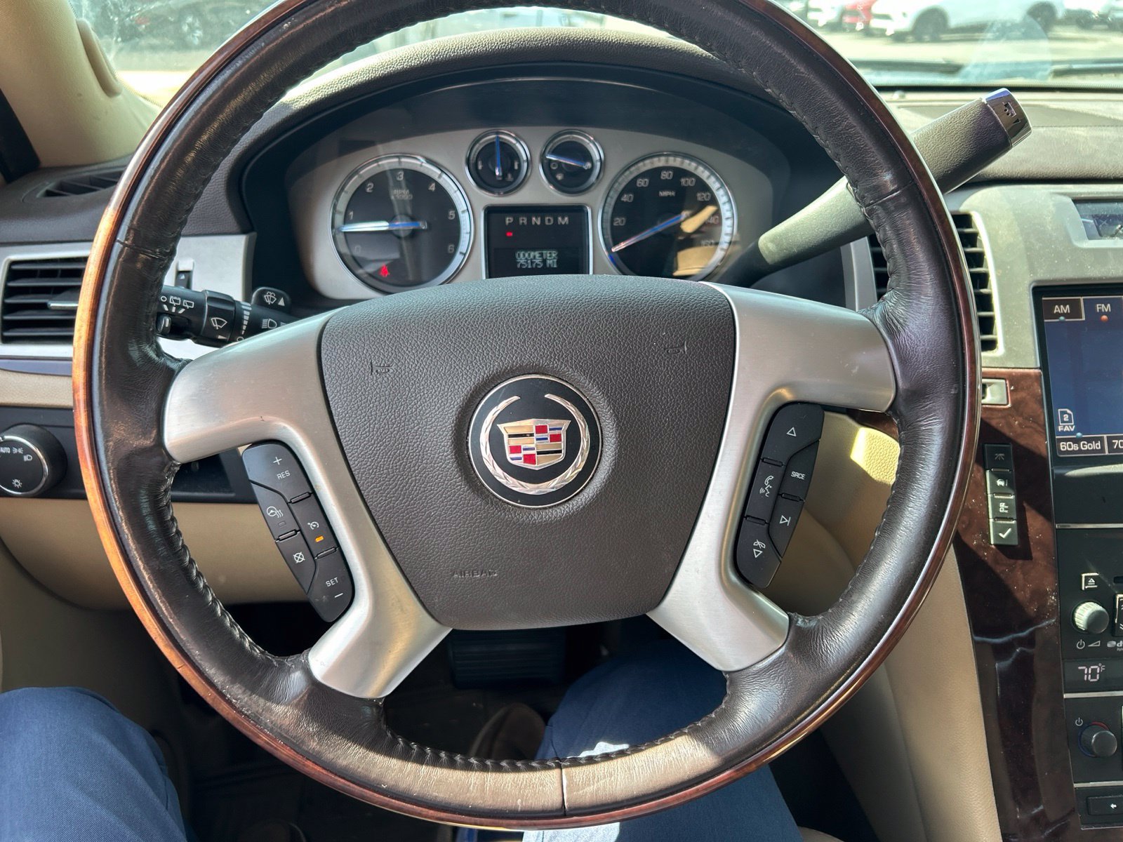 Used 2014 Cadillac Escalade ESV Premium AWD/4WD image 10
