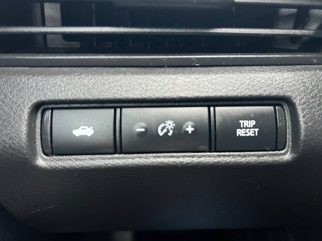 Used 2024 Nissan Altima 2.5 SV FWD image 25