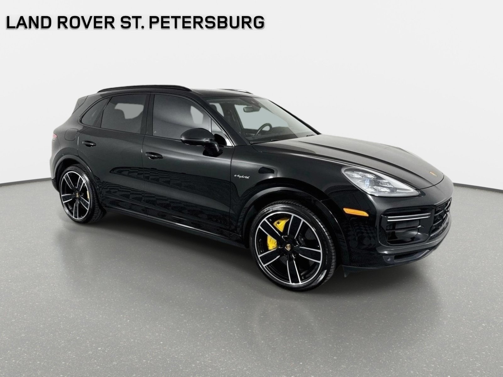Used 2023 Porsche Cayenne Turbo S AWD/4WD image 3