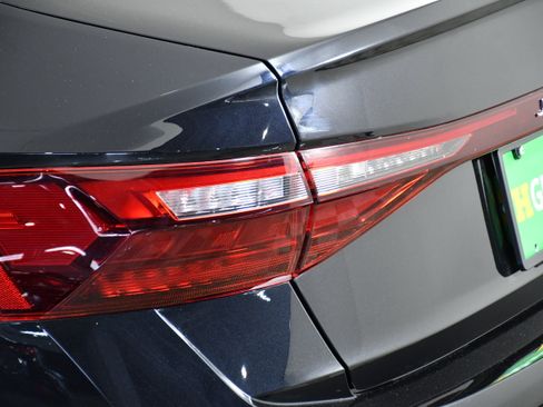 Used 2025 Volkswagen Jetta SE image 32