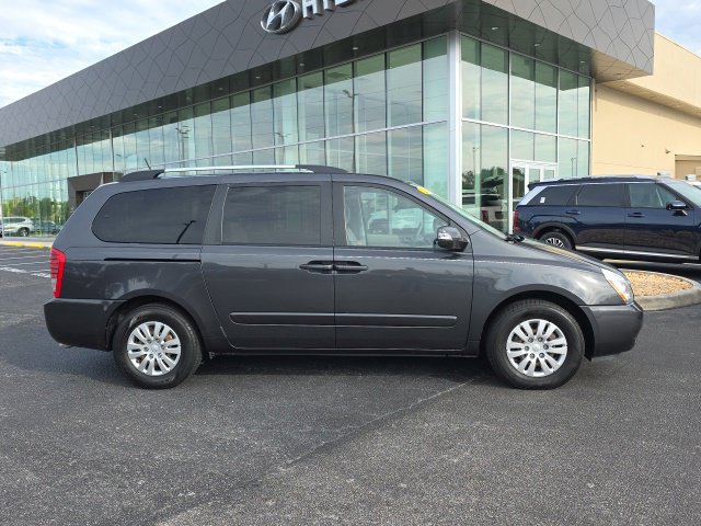 Used 2012 Kia Sedona LX FWD image 16