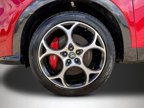 Used 2024 Alfa Romeo Tonale Veloce AWD/4WD image 33
