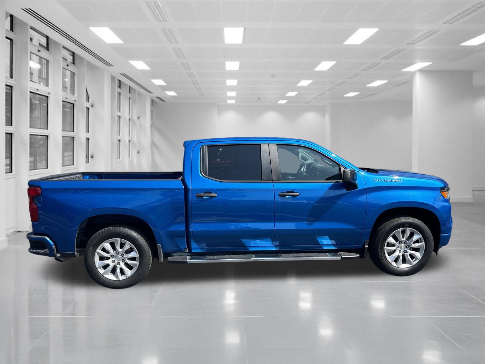 Used 2022 Chevrolet Silverado 1500 Custom RWD image 4