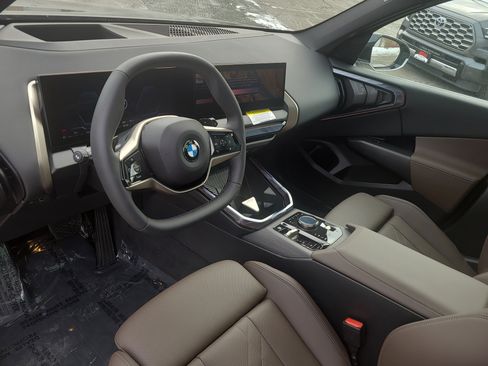 Used 2025 BMW X3 xDrive30i w/ Premium Package image 16