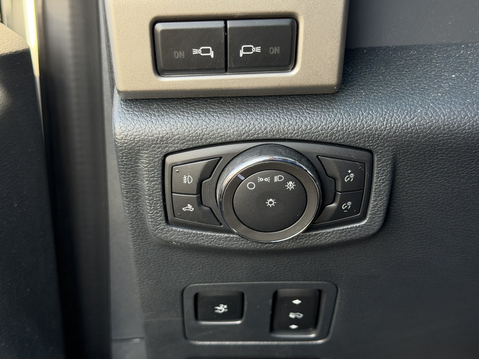 Used 2022 Ford F350 Lariat w/ Lariat Ultimate Package AWD/4WD image 25