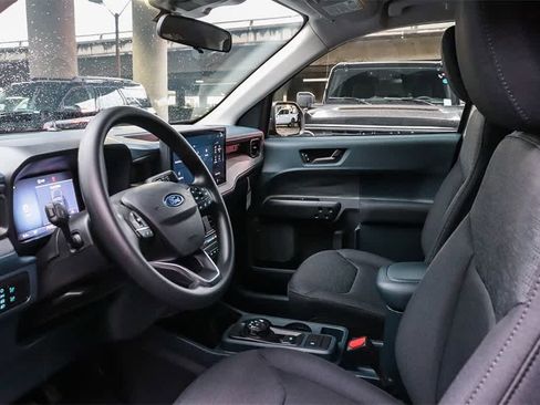 New 2025 Ford Maverick XL image 18