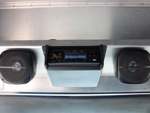 Used 2015 Ford E-450 and Econoline 450 Super Duty w/ A/C Prep Package image 26