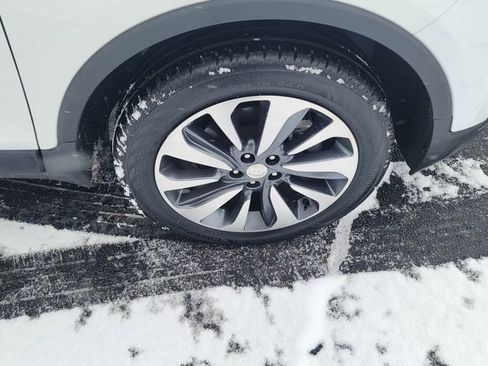 Used 2022 Buick Encore Preferred AWD/4WD image 15
