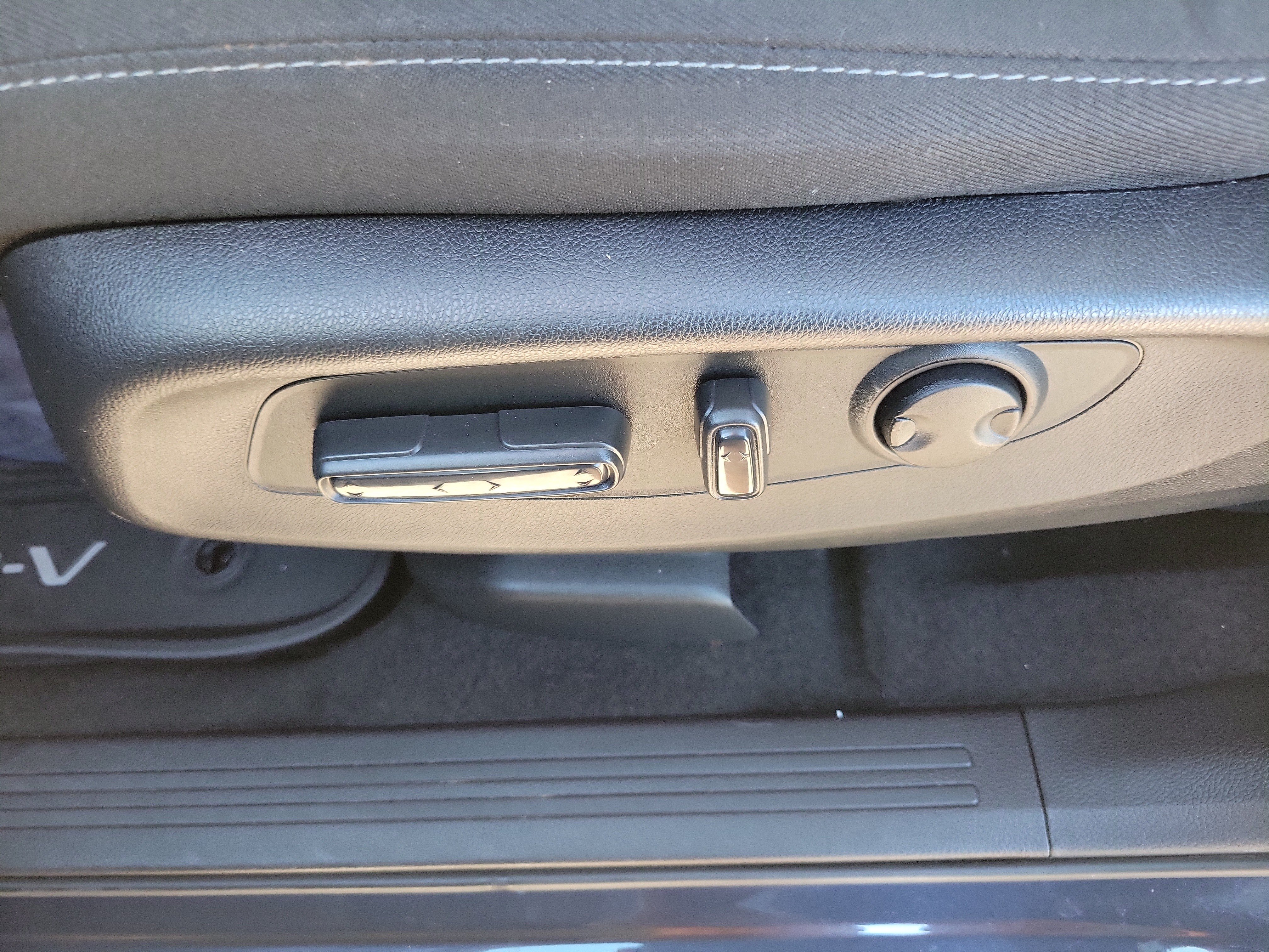 Used 2025 Honda CR-V EX image 23