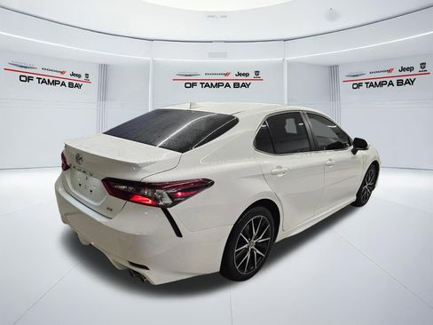 Used 2023 Toyota Camry SE FWD image 6