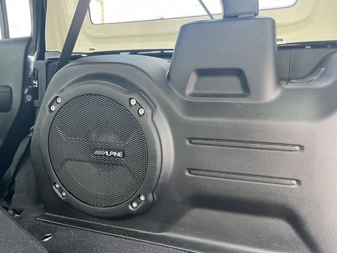 Used 2022 Jeep Wrangler Unlimited Rubicon w/ Cold Weather Group image 36