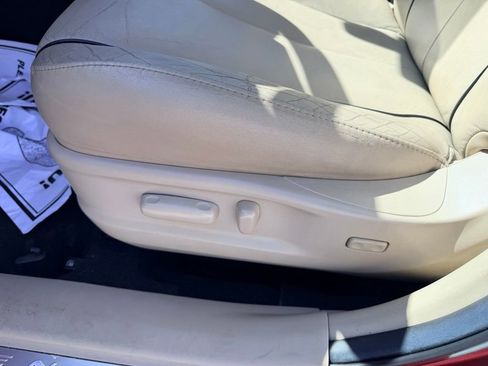 Used 2012 Toyota Venza Limited w/ Tow Pkg FWD image 17