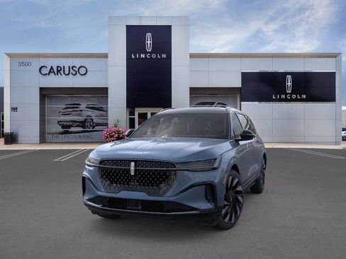 New 2026 Lincoln Nautilus Reserve w/ Jet Appearance Package AWD/4WD image 2
