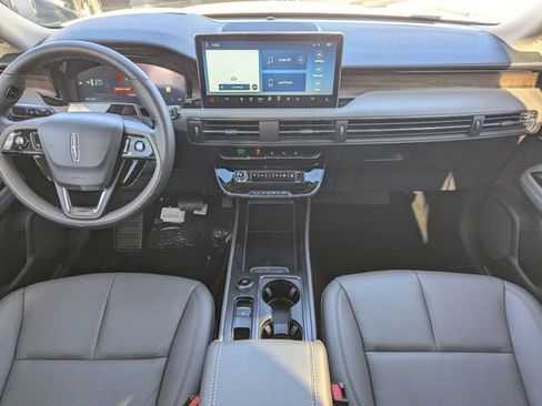 New 2025 Lincoln Corsair Reserve w/ Equipment Group 202A image 13